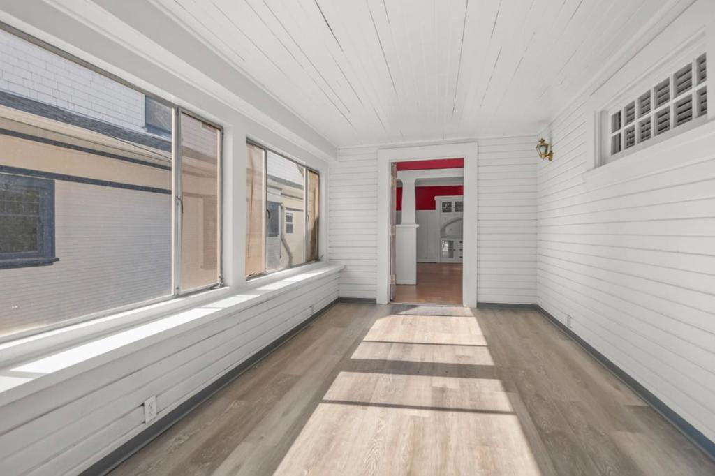 285 N 5th Street