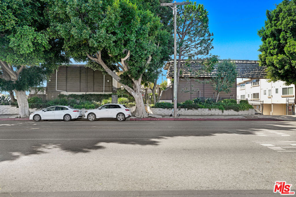 Del Rey Woods - Residential