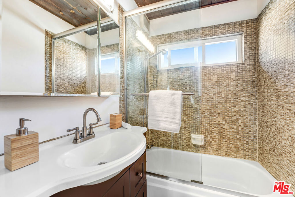 Del Rey Woods - Residential