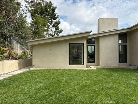 Photo of 4236 Ellenita Avenue, Tarzana, CA 91356 (MLS # SR26078002)