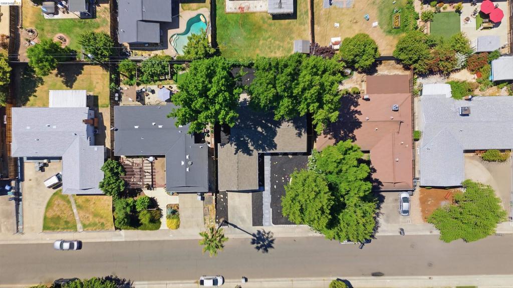 9341 Castlemont Cir