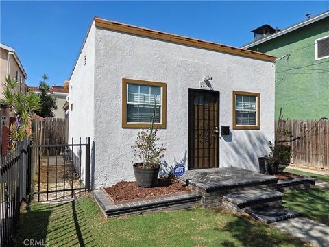 2439 E 15th Long Beach CA 90804