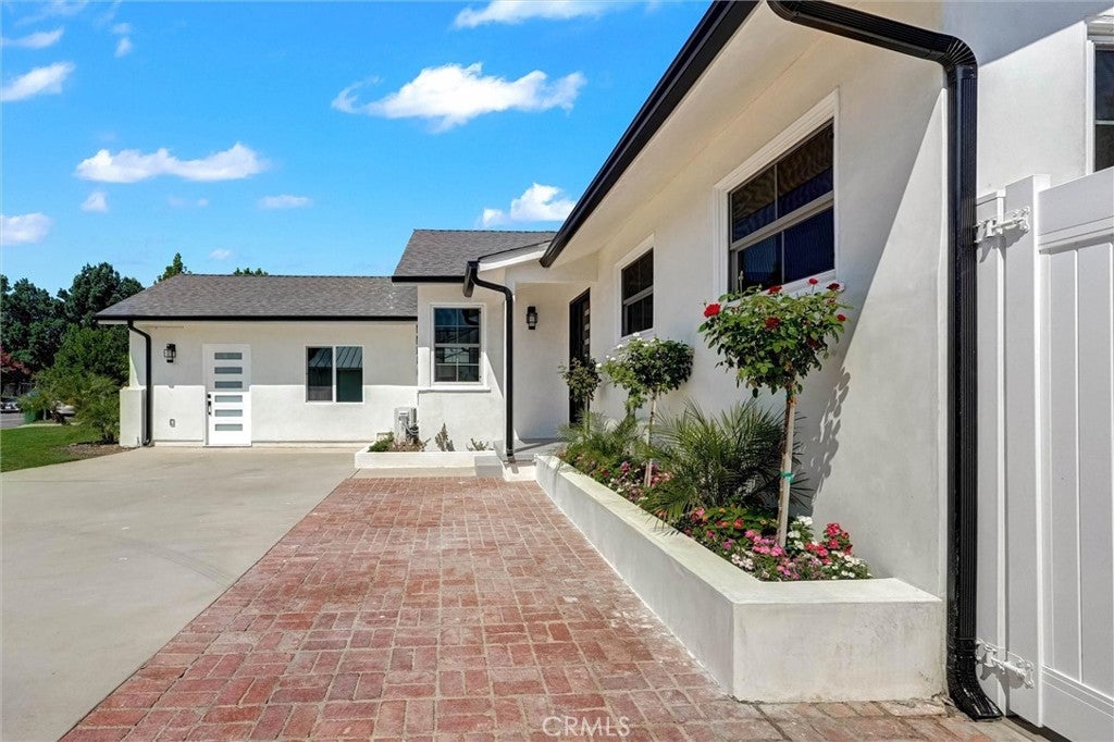 7746 Sunnybrae