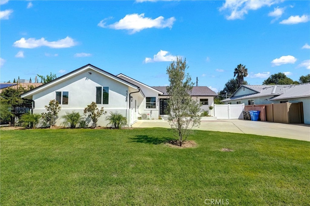 Photo of 7746 Sunnybrae Ave, Los Angeles, CA 91306 (MLS # SR26203267)