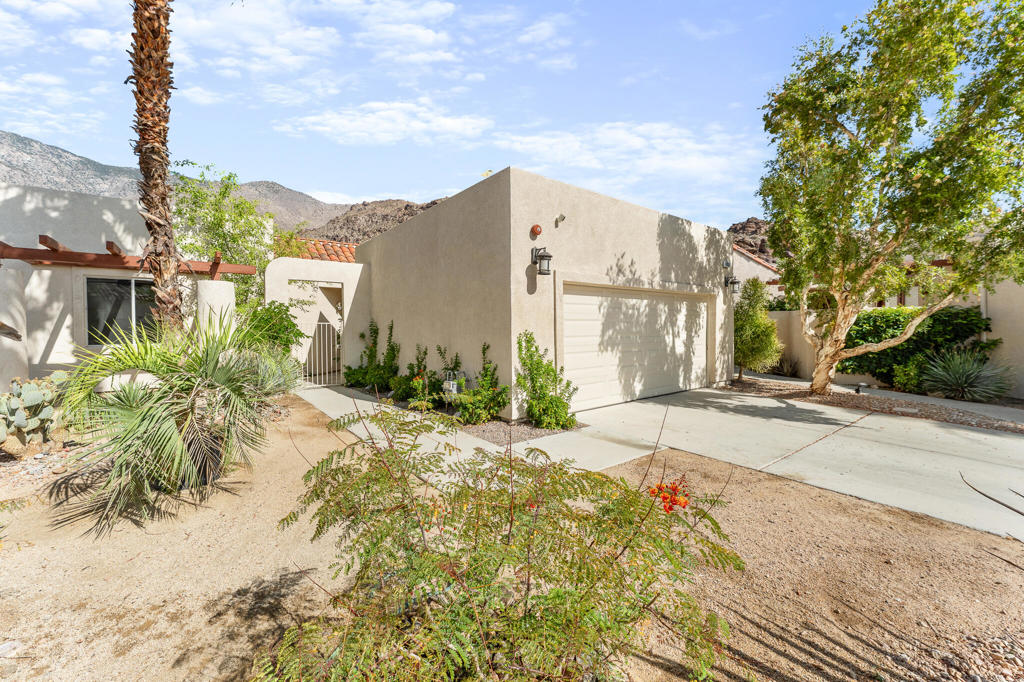 2896 Medina Court