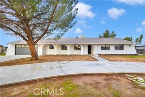 Photo of 15620 Ramona Rd, Apple Valley, CA 92307 (MLS # OC26092530)