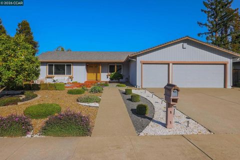 Photo of 324 324 York Court Ct, Walnut Creek, CA 94598 (MLS # 41123264)
