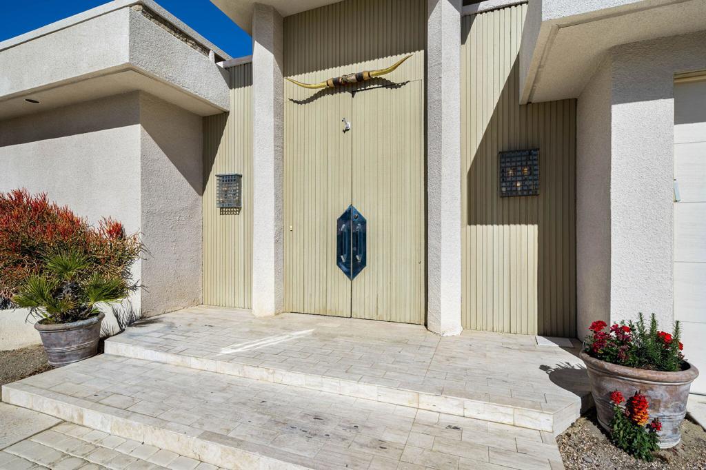 70860 Tamarisk Lane