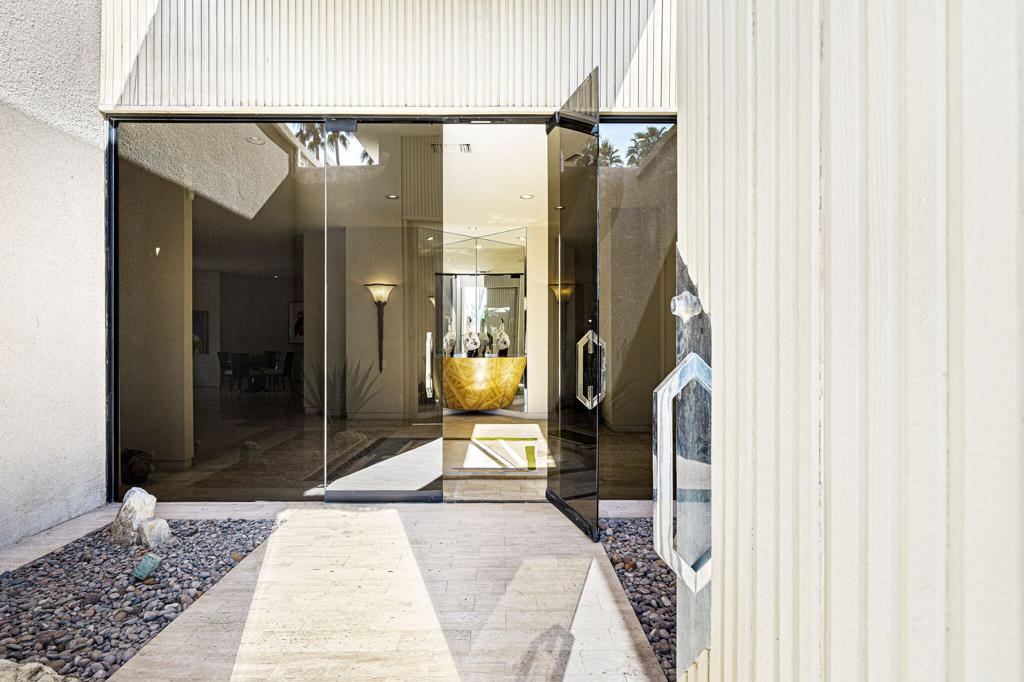70860 Tamarisk Lane