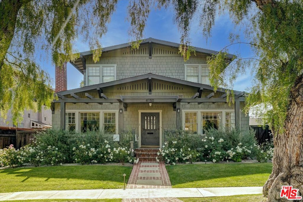 Photo of 4150 Chestnut Avenue, Long Beach, CA 90807 (MLS # 26103874)