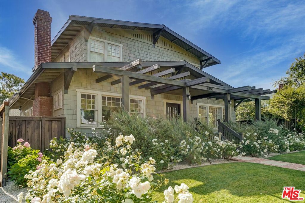 Photo of 4150 Chestnut Avenue, Long Beach, CA 90807 (MLS # 26103874)