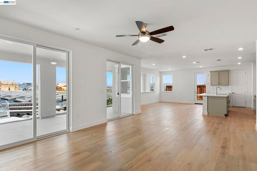 16 Grey Whale Place