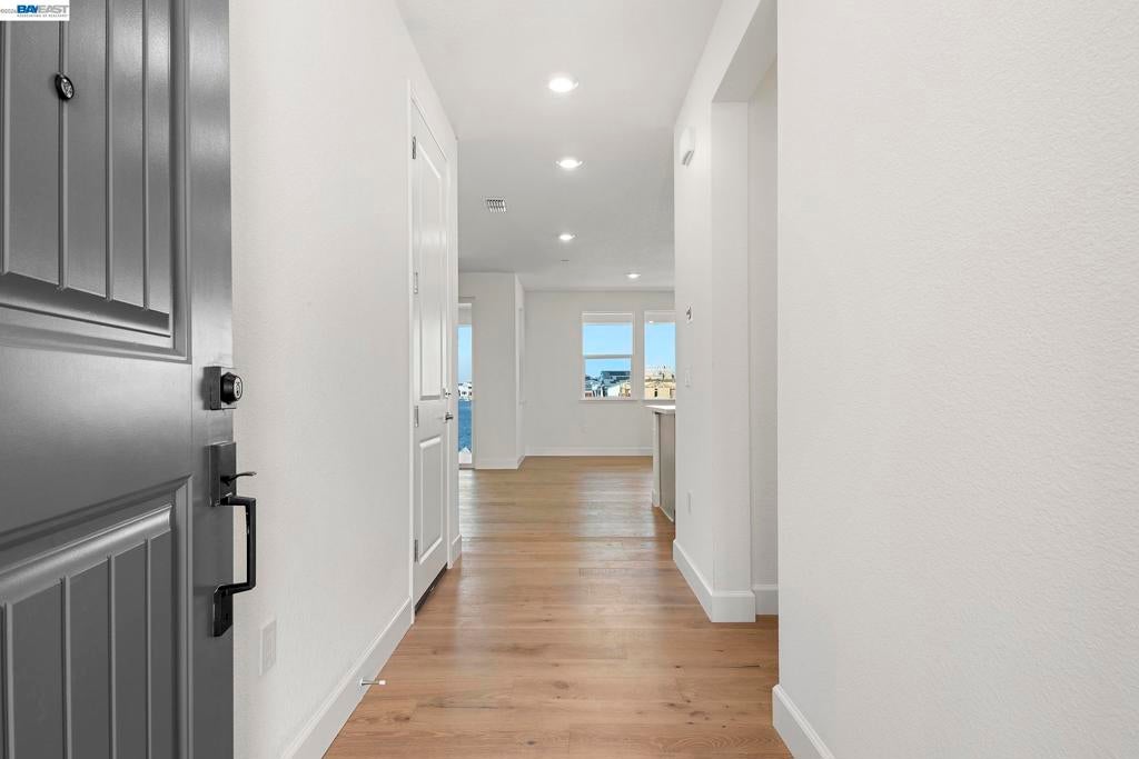 16 Grey Whale Place