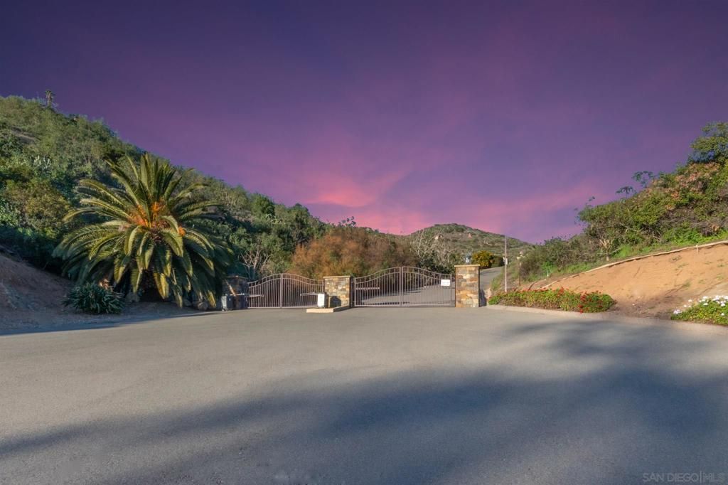 listing image 130722228118205507674