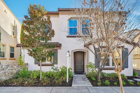 Photo of 3198 Vittoria Loop, Dublin, CA 94568 (MLS # 41123124)