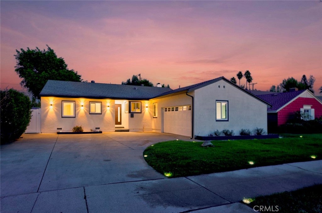 7044 Oakdale AVE