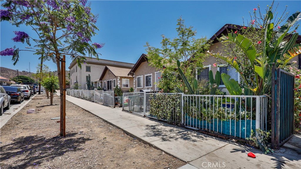 120 W Heald Avenue