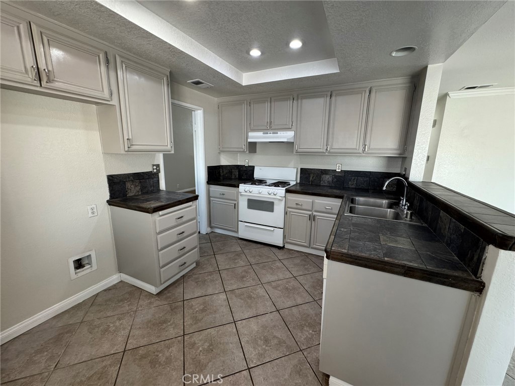 Properties 4 2705 Applewood Drive