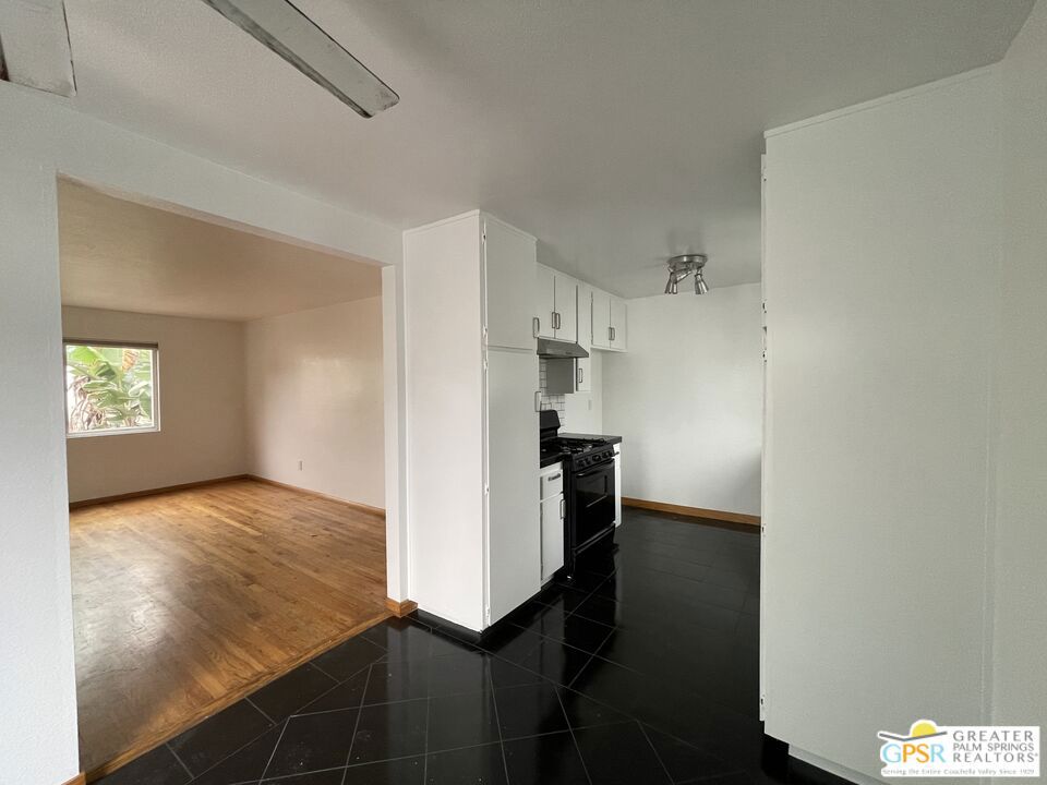 8081 Constantine Drive 5