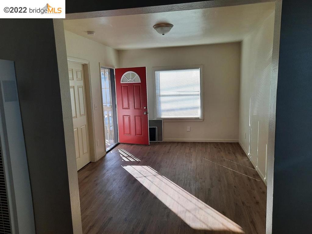 EAST OAKLAND - Residential