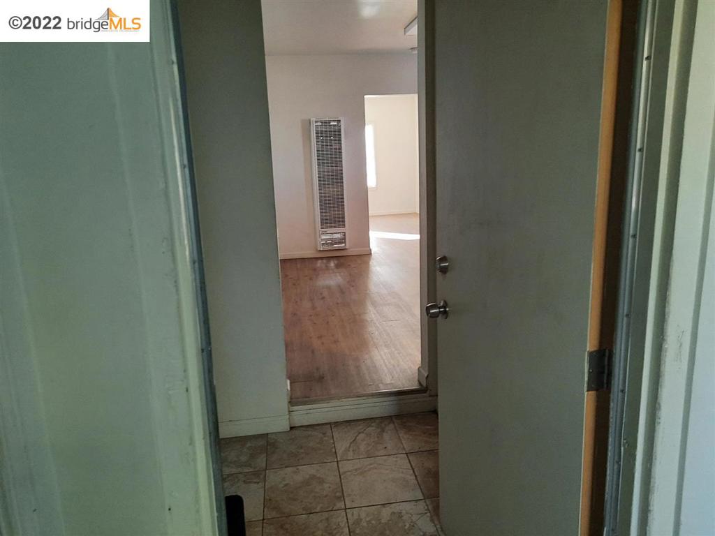 EAST OAKLAND - Residential