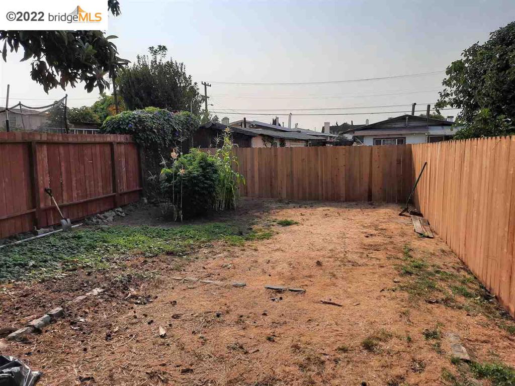 EAST OAKLAND - Residential