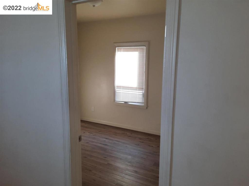 EAST OAKLAND - Residential