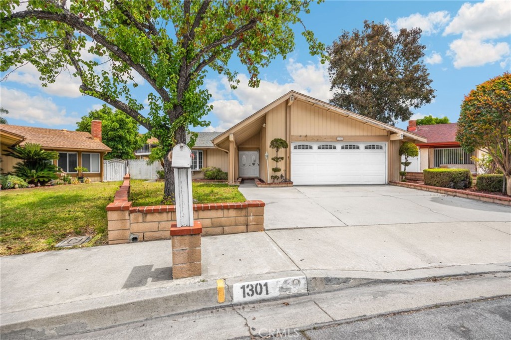 1301 Custoza Ave