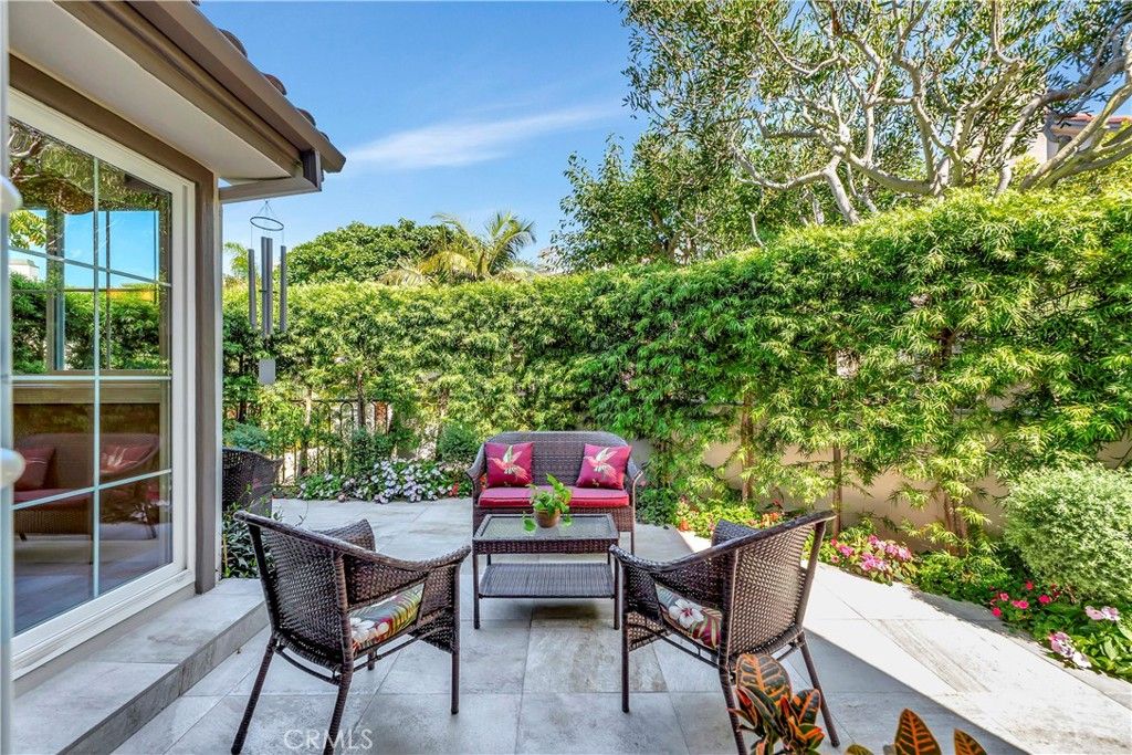 Photo of 19362 Maidstone Lane, Huntington Beach, CA 92648 (MLS # OC25196930)