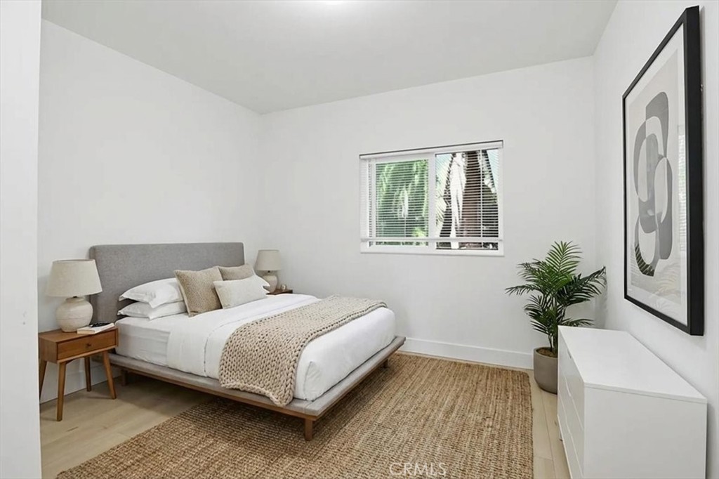 527 Clifton