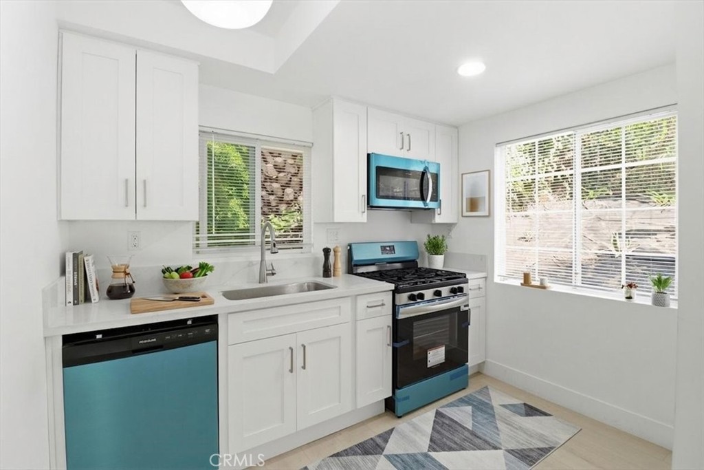 527 Clifton