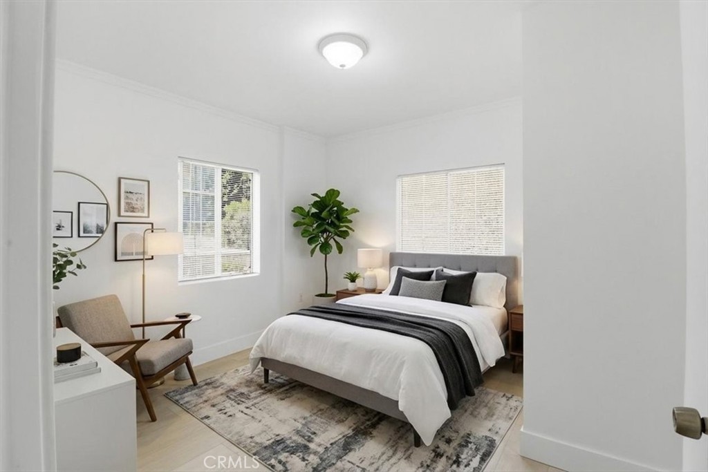 527 Clifton