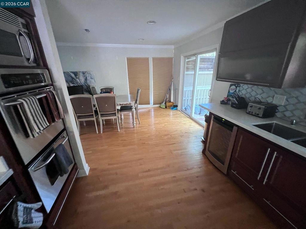7672 Surrey Ln, Oakland CA 94605