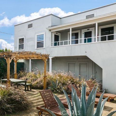 Photo of 109 N Columbus Avenue #A, Glendale, CA 91203 (MLS # SR26119289)