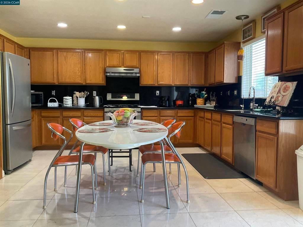 Photo of 4561 Temblor Way Way, Antioch, CA 94531 (MLS # 41129672)