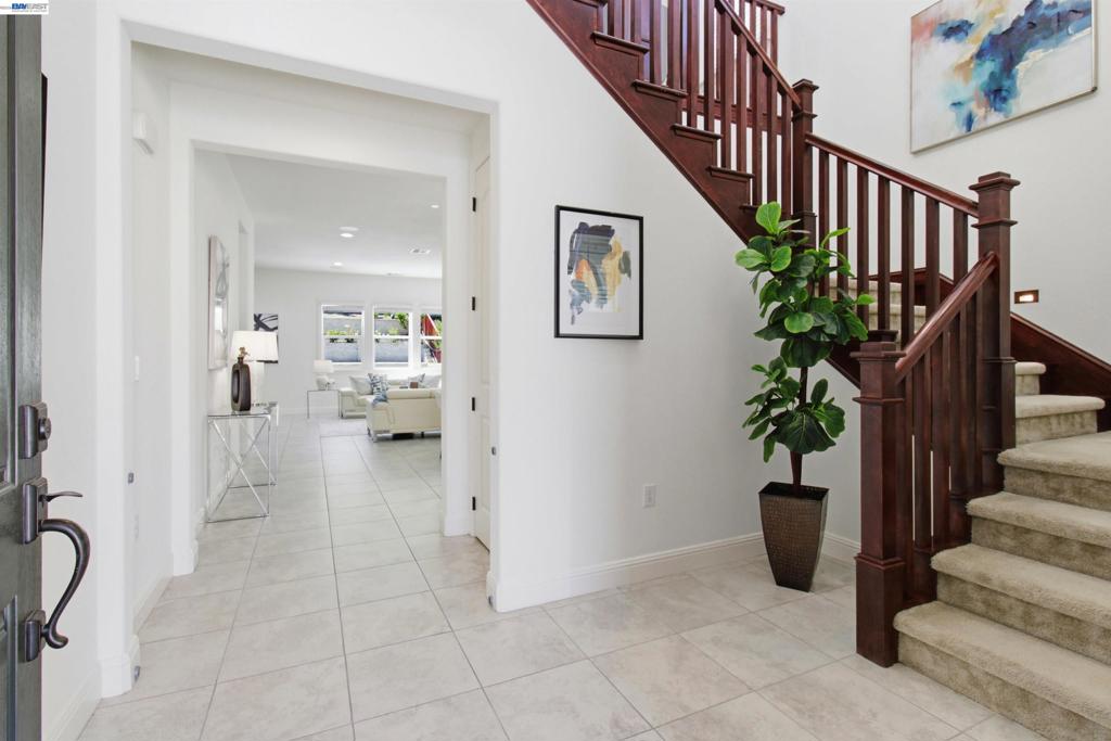 2812 Mount Dana Dr