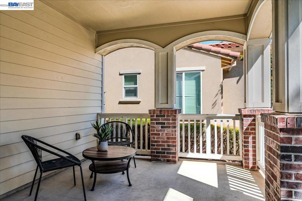 319 W Aventino Ave