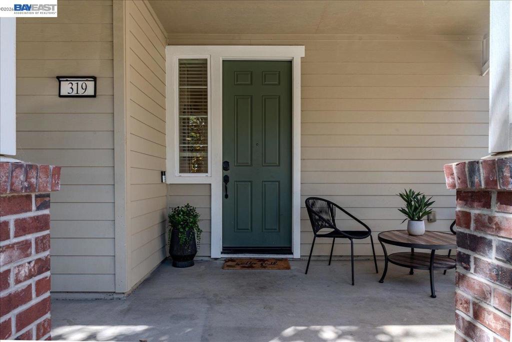 319 W Aventino Ave