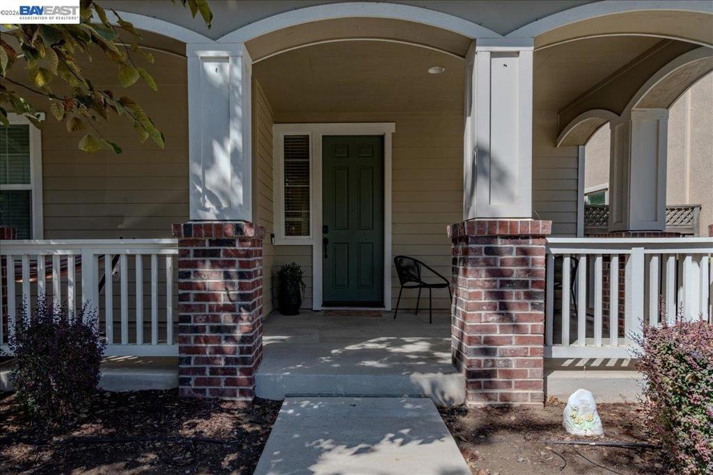 319 W Aventino Ave