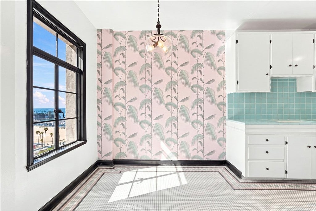 800 E Ocean #905
