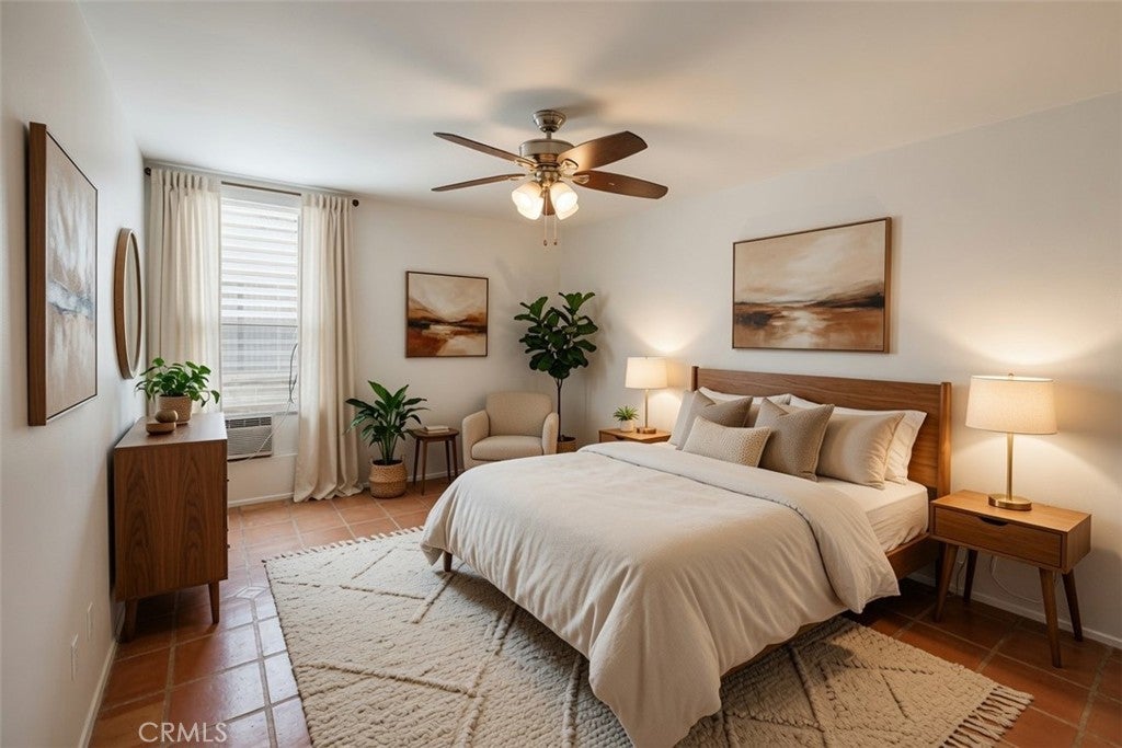 425 S Kenmore 206