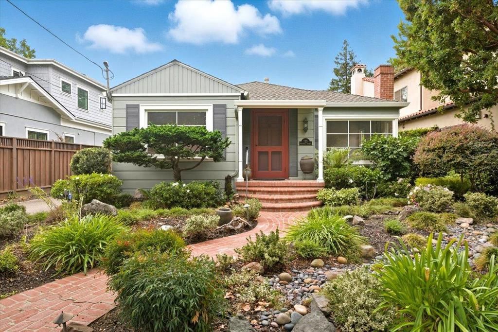 Photo of 125 Warwick Street, Redwood City, CA 94062 (MLS # ML82025152)