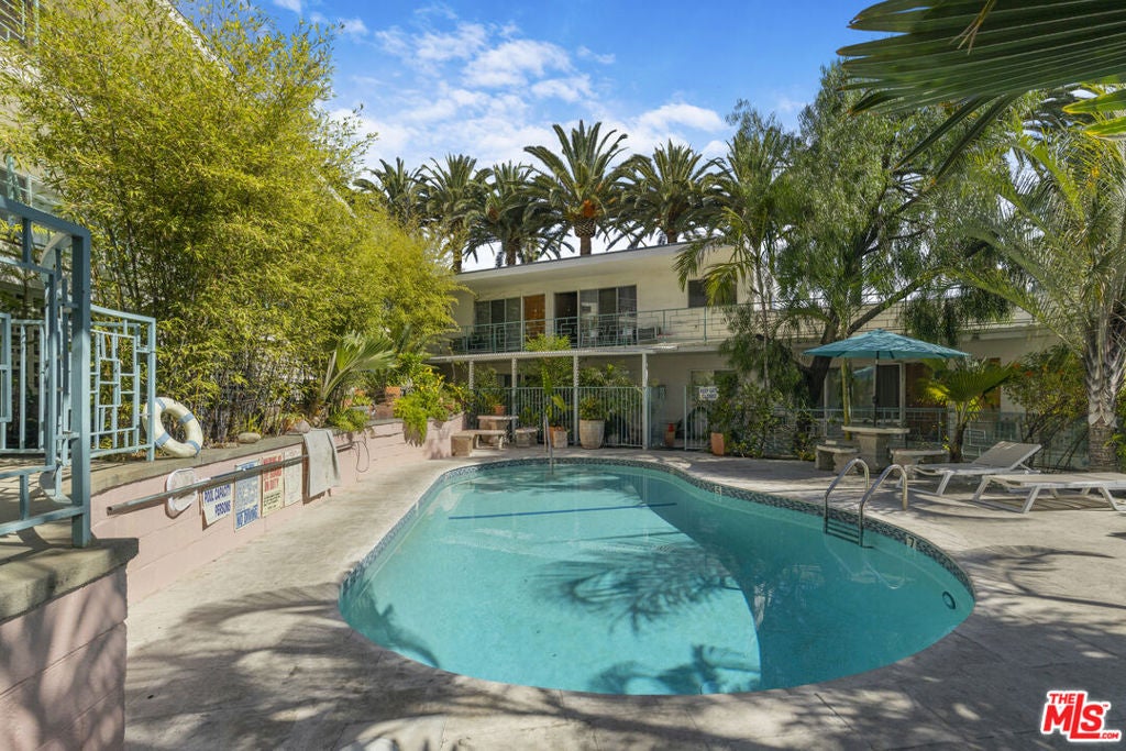 1959 Grace Avenue