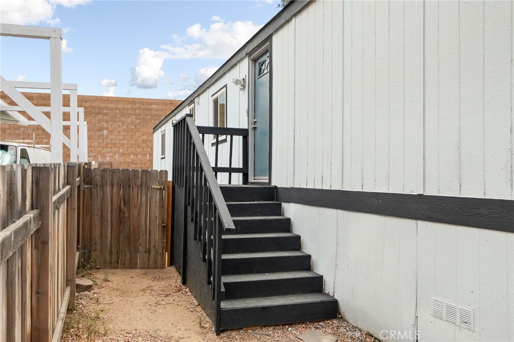 350 E San Jacinto 36