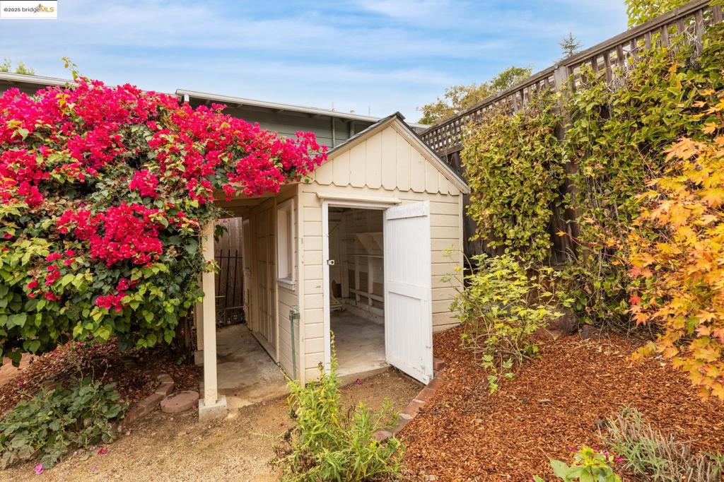 DIMOND DISTRICT - Residential
