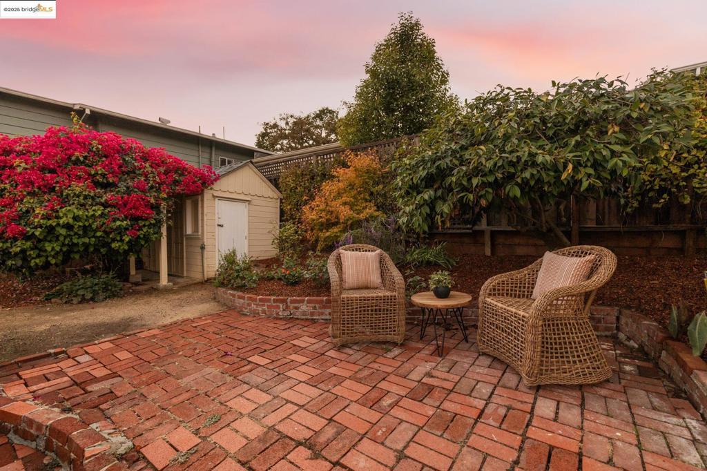 DIMOND DISTRICT - Residential