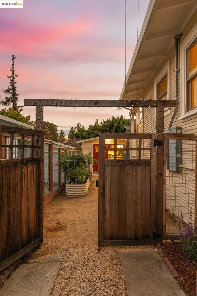 DIMOND DISTRICT - Residential