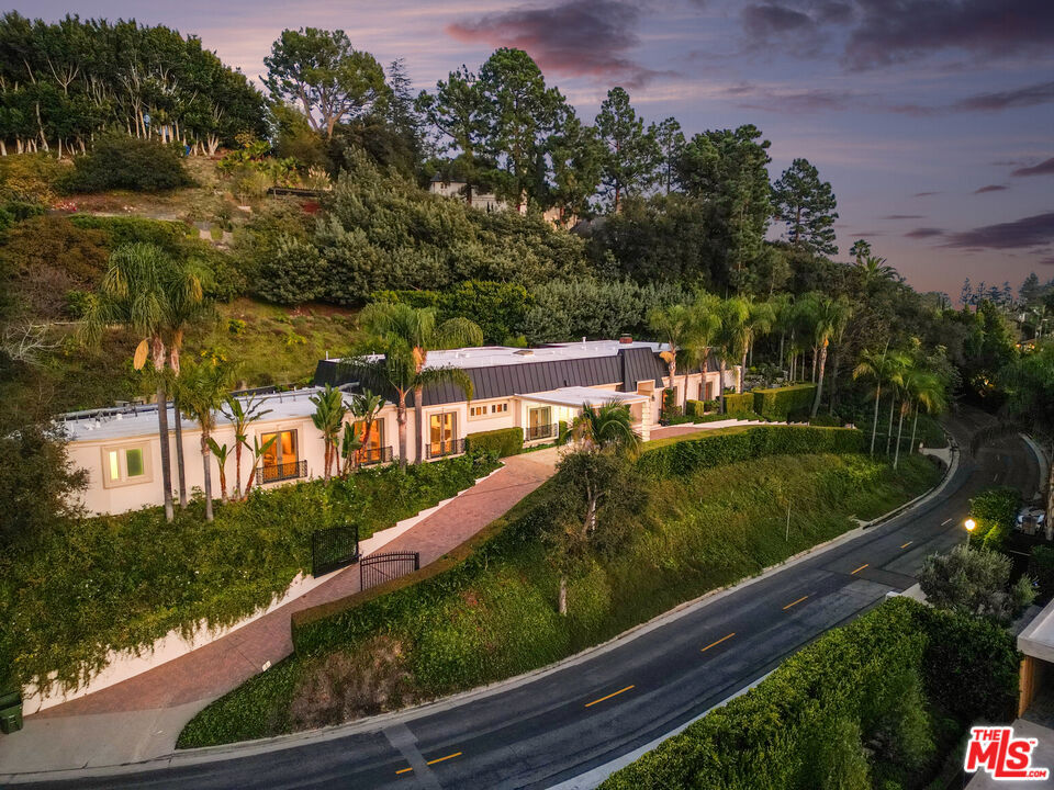 Properties 1 10825 Chalon Road