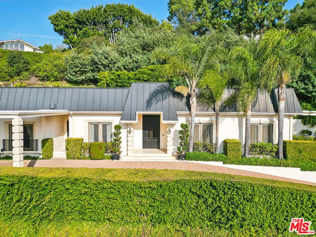 Photo of 10825 Chalon Road, Los Angeles, CA 90077 (MLS # 25615495)