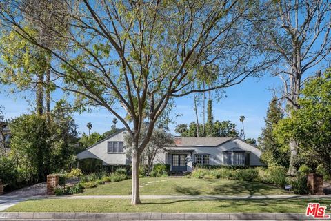Photo of 627 N Elm Drive, Beverly Hills, CA 90210 (MLS # 26653941)